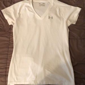 Underarmor semi-fitted workout shirt